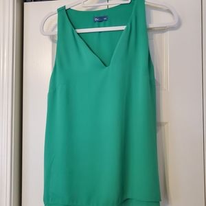 Green vneck top S